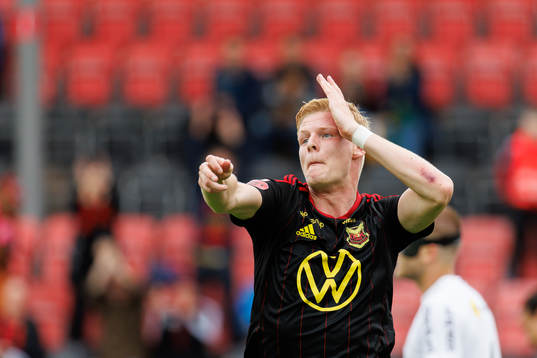 Östersunds Malcolm Stolt jublar