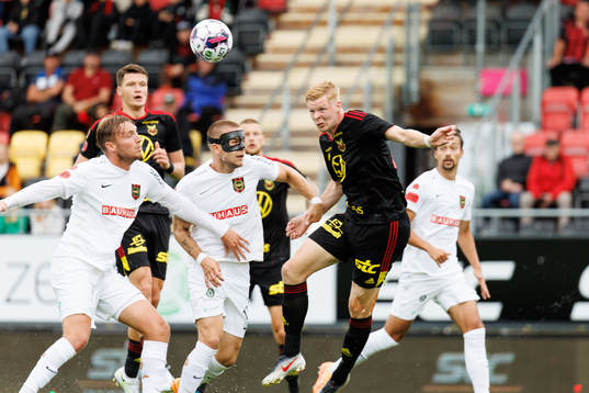 Östersunds Malcolm Stolt gör 2-1