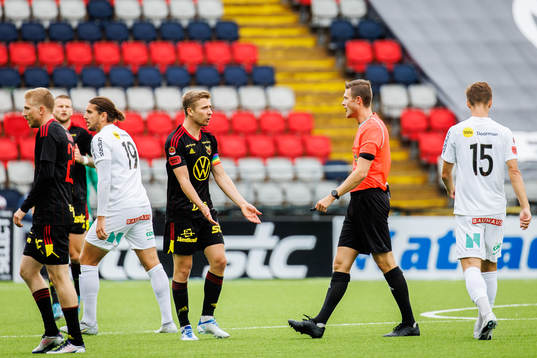 Östersunds Ludvig Fritzson i samtla med domare Erik