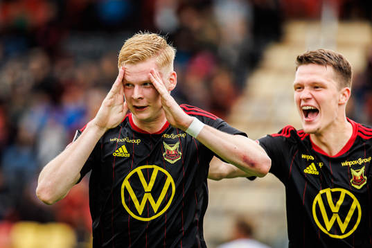 Östersunds Malcolm Stolt jublar