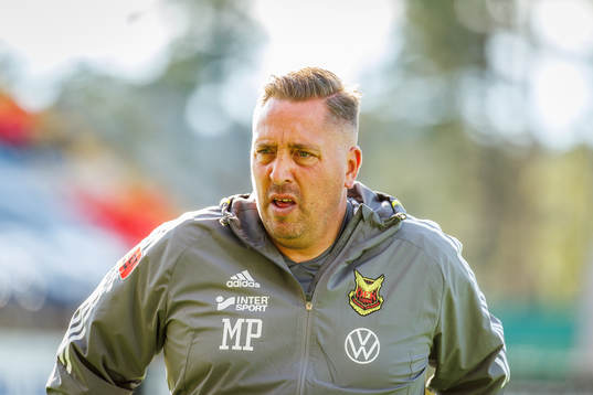 Östersunds tränare Magnus Powell deppar