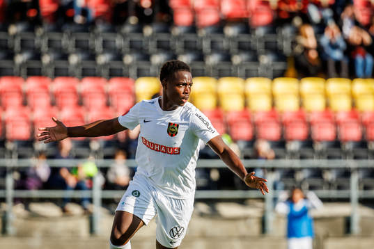Brommapojkarnas Richie Omorowa jublar