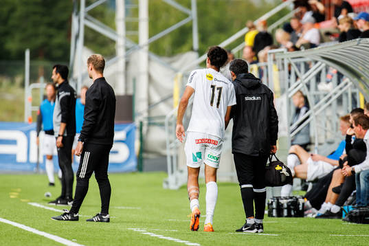 Brommapojkarnas Monir Jelassi  utgår skadad