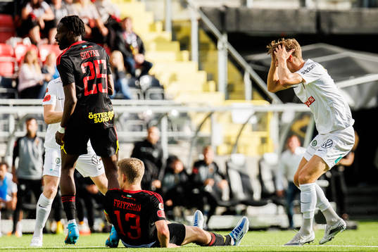 Brommapojkarnas Samuel Leach Holm deppar