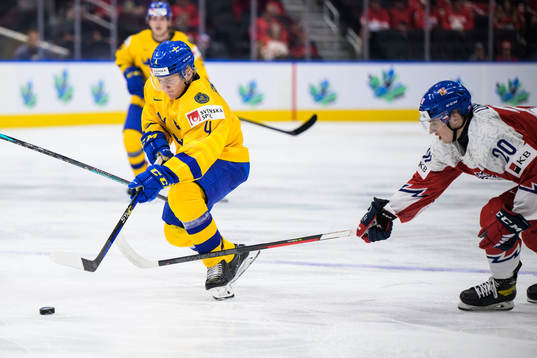 Emil Andrae of Sweden and Tomas Urban of Czech Republic