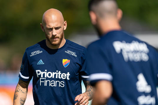 Djurgårdens Magnus Eriksson före fotbollsmatchen i