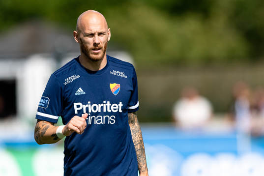 Djurgårdens Magnus Eriksson före fotbollsmatchen i
