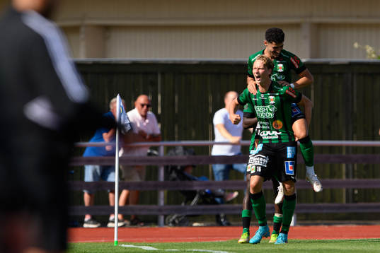 Varbergs Alexander Johansson jublar