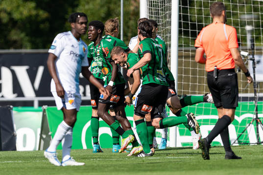 Varbergs spelare jublar