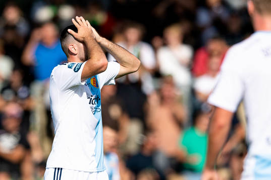 Djurgårdens Besard Sabovic deppar