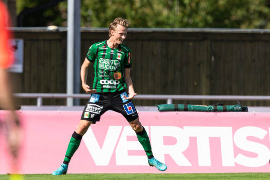 Varbergs Alexander Johansson jublar