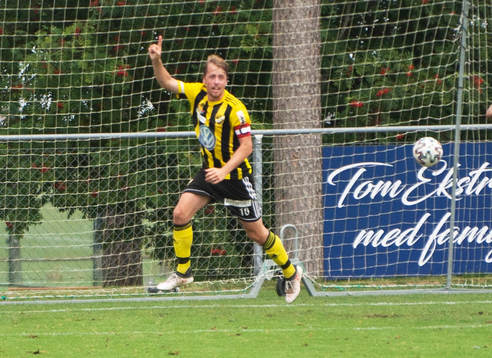 IFK Hässleholms Robin Strömberg jublar över 0-2 vilket