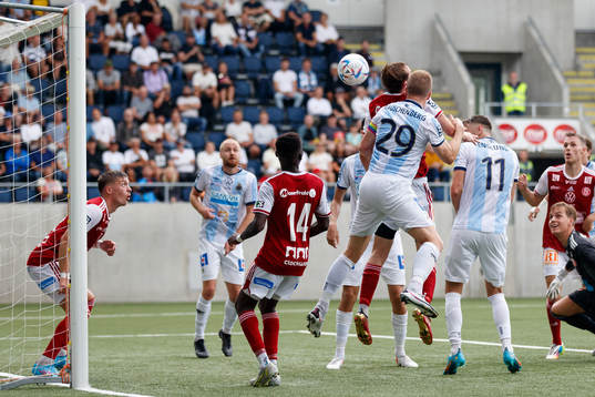 Gefles Martin Rauschenberg Brorsen nickar bollen till 1-1