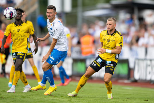 Värnamos Freddy Winsth och Elfsborgs Simon Strand