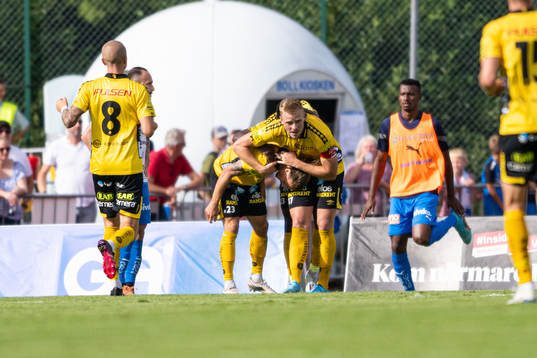Elfsborgs Niklas Hult och Per Frick jublar