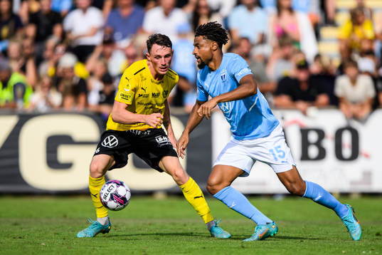 Bläddra bland fler bilder av Fotboll, Allsvenskan, Mjällby - Malmö FF