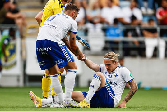 IFK Norrköpings Arnor Sigurdsson har ont