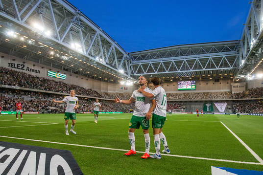 Hammarbys Veton Berisha och David Concha jublar
