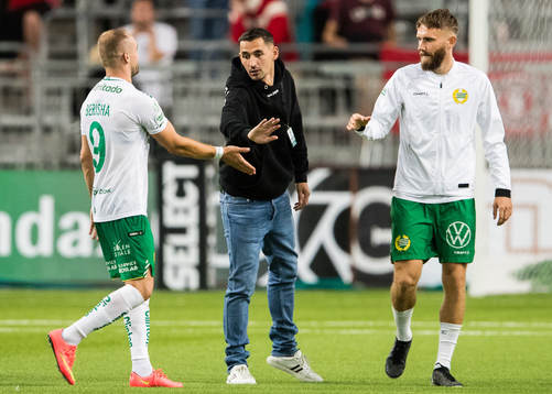 Hammarbys Veton Berisha, Loret Sadiku och Simon Sandberg