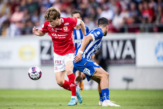 Kalmars Oliver Berg och IFK Göteborgs Kevin Yakob