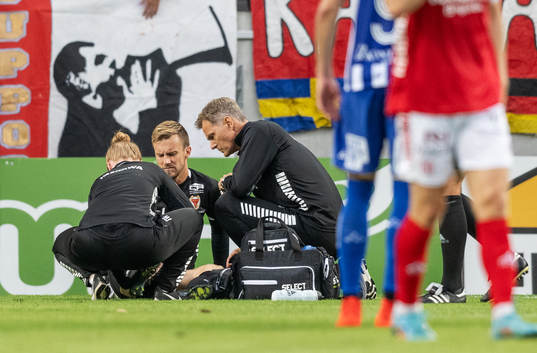 Kalmars målvakt Ricardo Friedrich får vård
