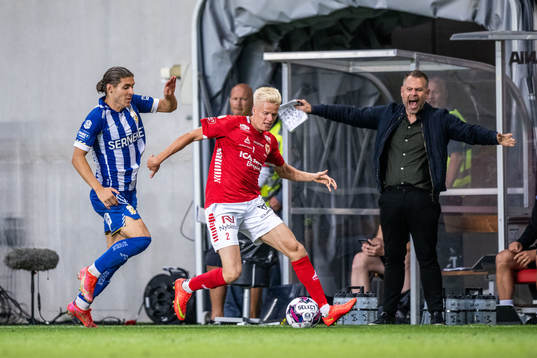 IFK Göteborgs Eman Markovic,  Kalmars Axel Lindahl och IFK