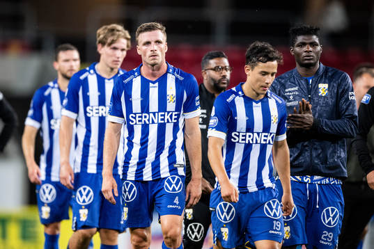 IFK Göteborgs Carl Johansson och Hussein Carneil deppar