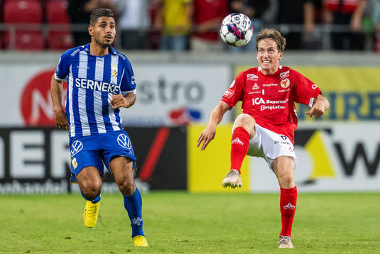 IFK Göteborgs Hosam Aiesh och Kalmars Johan Karlsson
