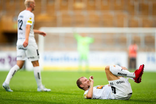 Häckens Simon Gustafson har ont