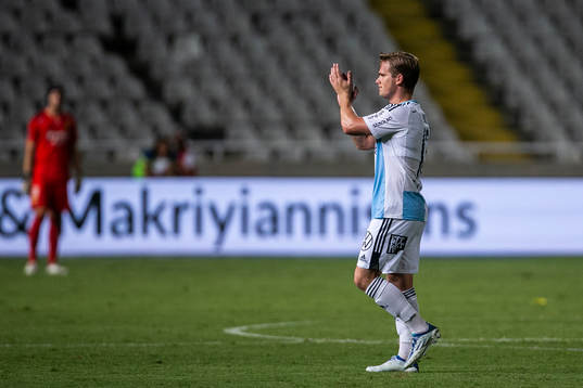 Elias Andersson of Djurgården is substituted off