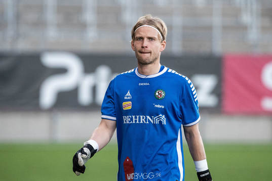 Örebros målvakt William Eskelinen deppar