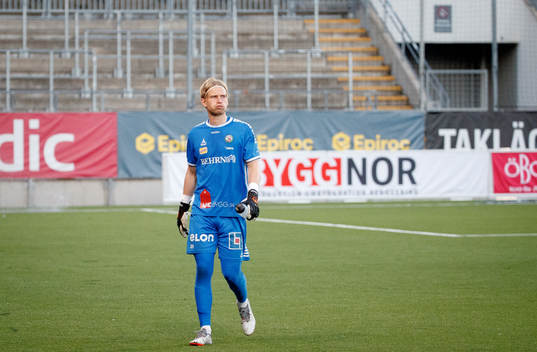 Örebros målvakt William Eskelinen deppar