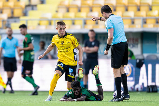 Elfsborgs Jacob Ondrejka och Varbergs Filipe Sisse