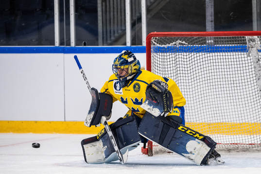 goaltender Ida Boman of Sweden