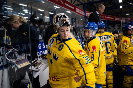 goaltender Emma Söderberg of Sweden