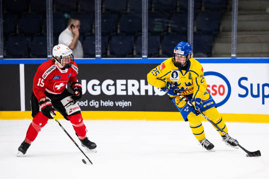 Laura Zimmermann of Switzerland and Lina Ljungblom of Sweden
