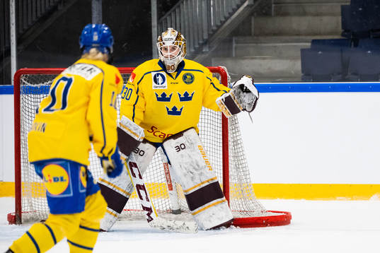 goaltender Emma Söderberg of Sweden