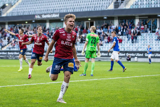 Örgrytes Isak Dahlqvist jublar