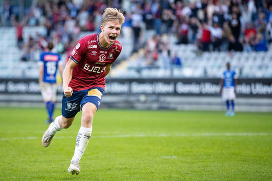 Örgrytes Isak Dahlqvist jublar