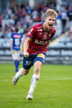 Örgrytes Isak Dahlqvist jublar