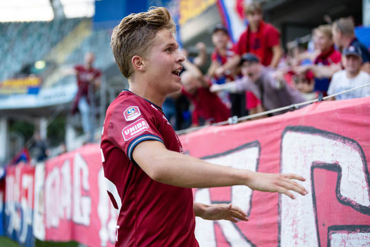 Örgrytes Isak Dahlqvist jublar
