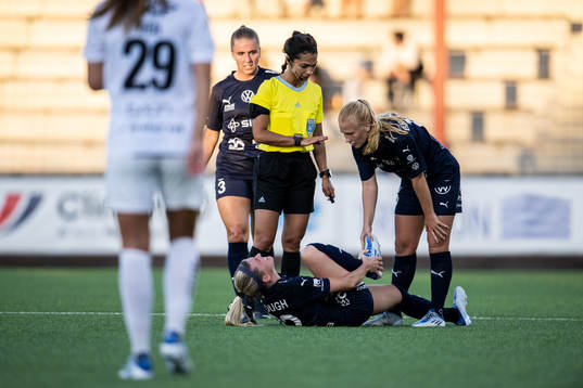 FC Rosengårds Karin Lundin har ont