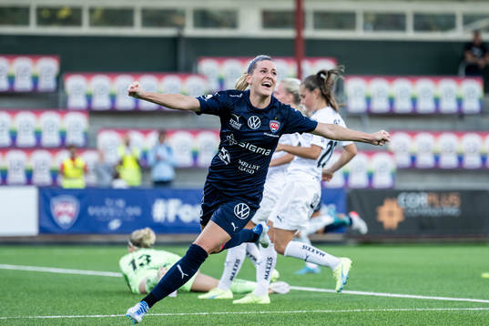 FC Rosengårds Olivia Schough jublar