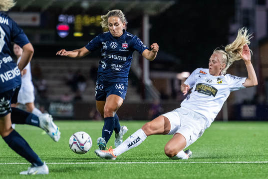 FC Rosengårds Gina Chmielinski och Häckens Molly Johansson