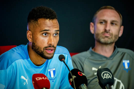 Isaac Kiese Thelin and head coach and sport director