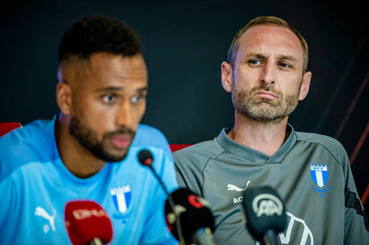 Isaac Kiese Thelin and head coach and sport director