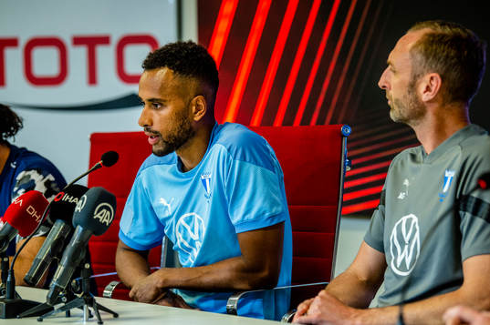 Isaac Kiese Thelin and head coach and sport director