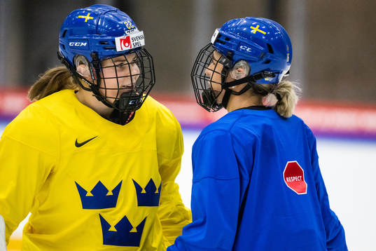 Hanna Thuvik and Linnea Johansson of the Swedish women's