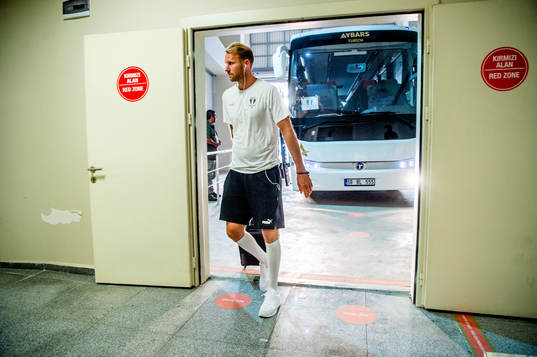 Ola Toivonen of Malmö FF arriving
