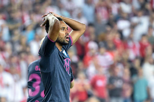 Isaac Kiese Thelin of Malmö FF looks dejected